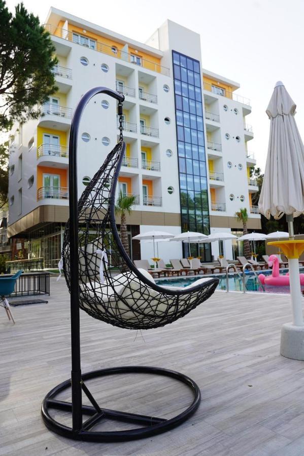 Hotel Monaco & Garden Golem  Exterior photo